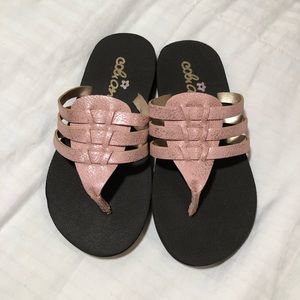 Cobian Flip Flops kids 9/10 never worn